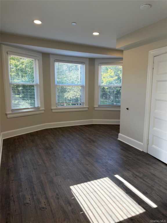 148 Meadow Lane, New Rochelle, NY 10805 - Photo 5 of 22