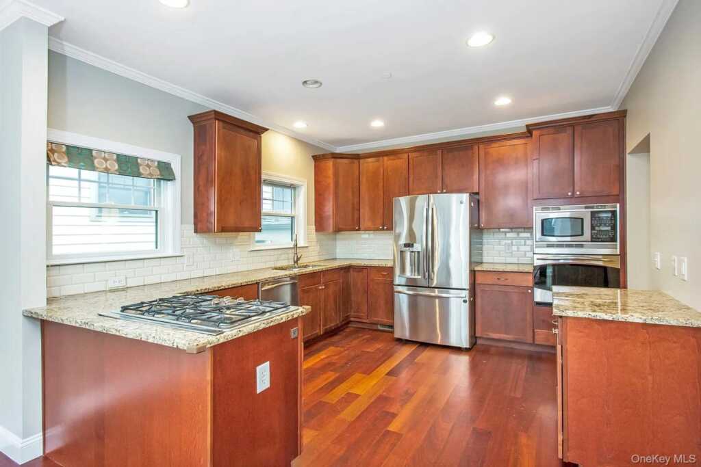 278 Church Street, White Plains, NY 10603 - Photo 6 of 32