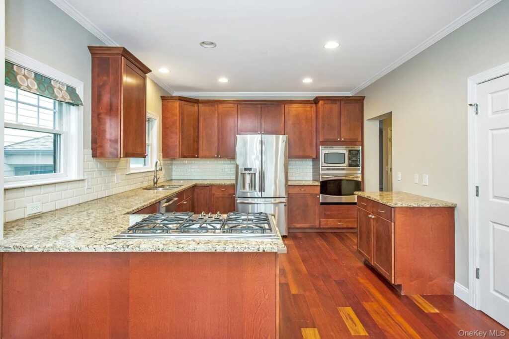 278 Church Street, White Plains, NY 10603 - Photo 7 of 32