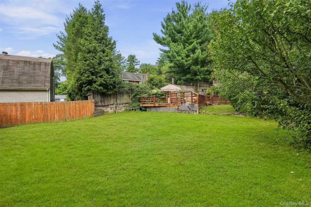 164 Woodland Avenue, Pearl River, NY 10965 - Photo 35 of 39