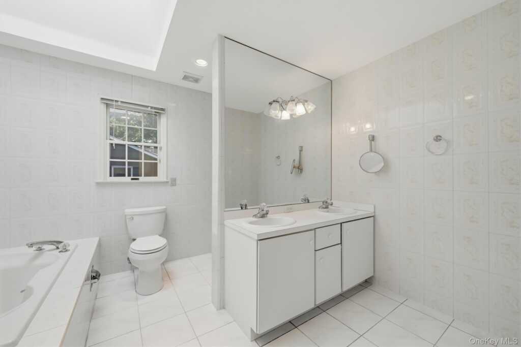 26 Washington Circle, New City, NY 10956 - Photo 10 of 21
