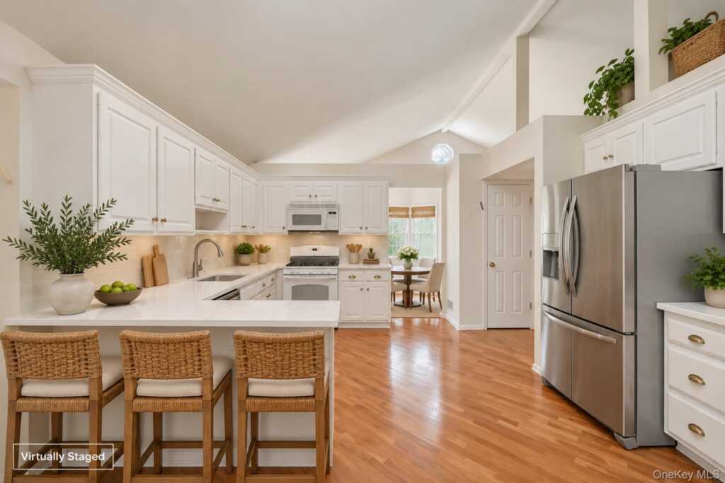 26 Washington Circle, New City, NY 10956 - Photo 4 of 21