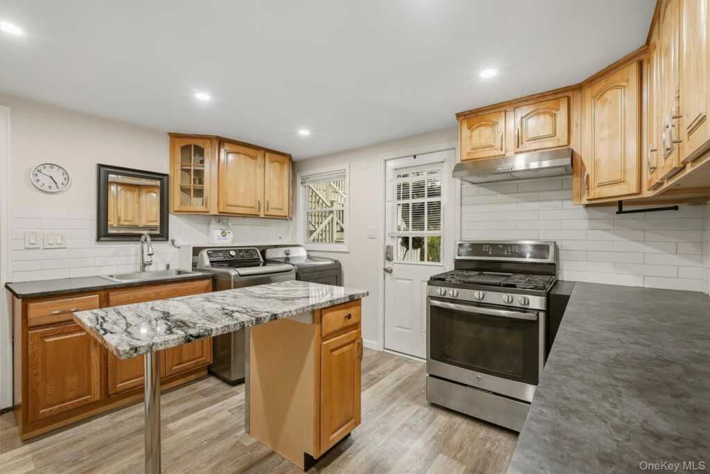 104 S Airmont Road, Suffern, NY 10901 - Photo 37 of 50