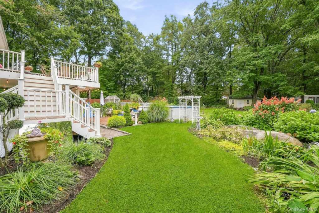 104 S Airmont Road, Suffern, NY 10901 - Photo 46 of 50
