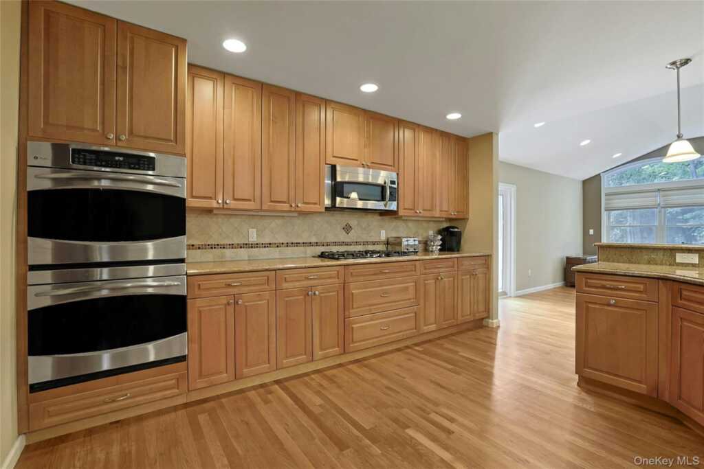3 Five Oaks Lane, Valley Cottage, NY 10989 - Photo 11 of 41