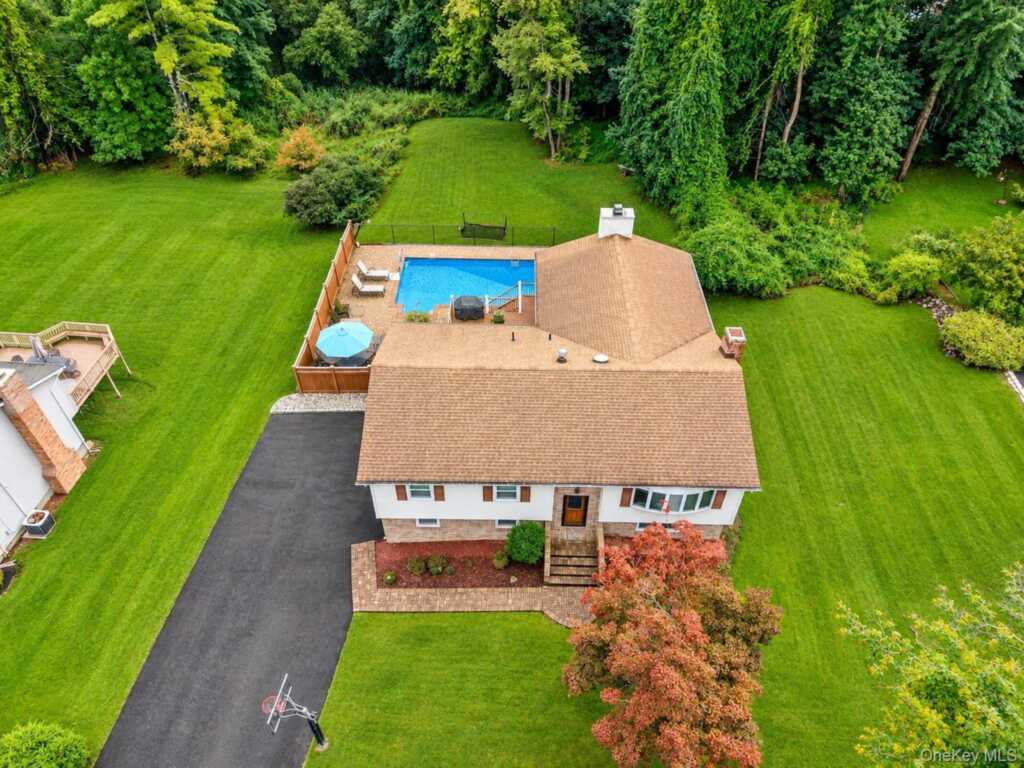 3 Five Oaks Lane, Valley Cottage, NY 10989 - Photo 2 of 41