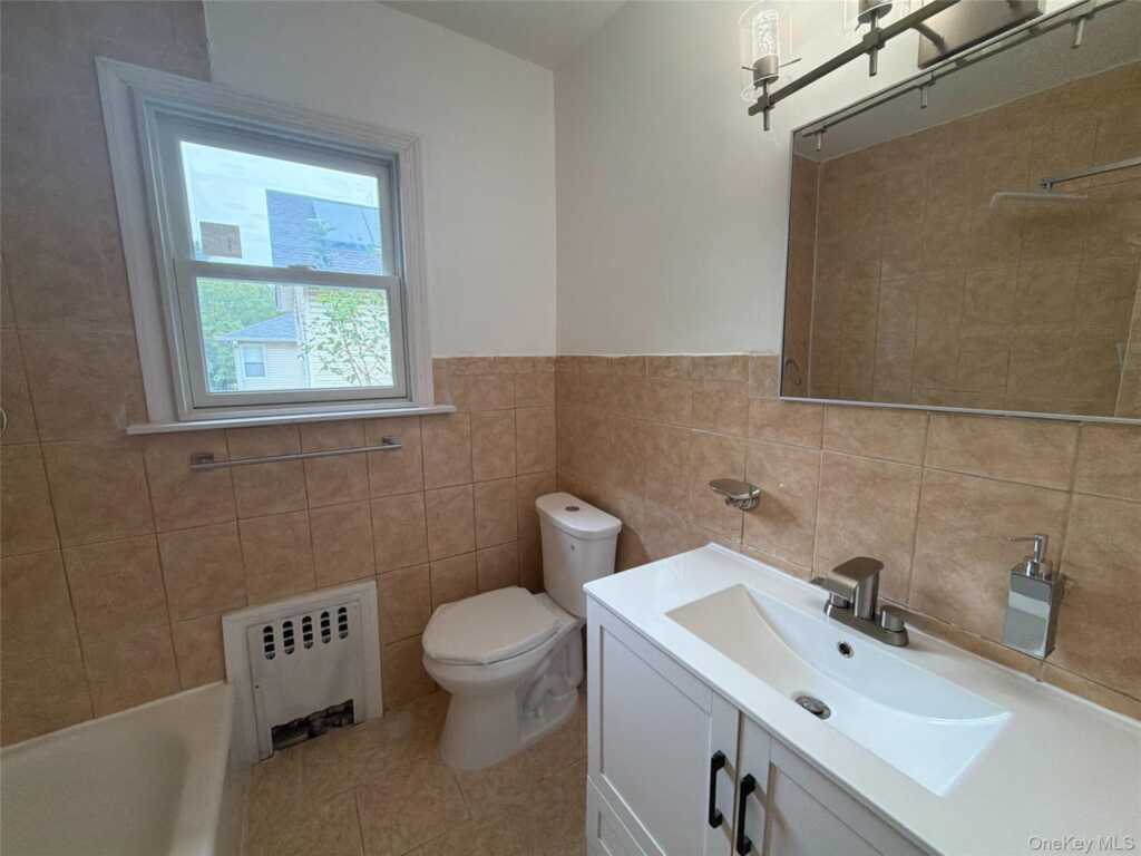 15 Stevens Street, White Plains, NY 10606 - Photo 4 of 22