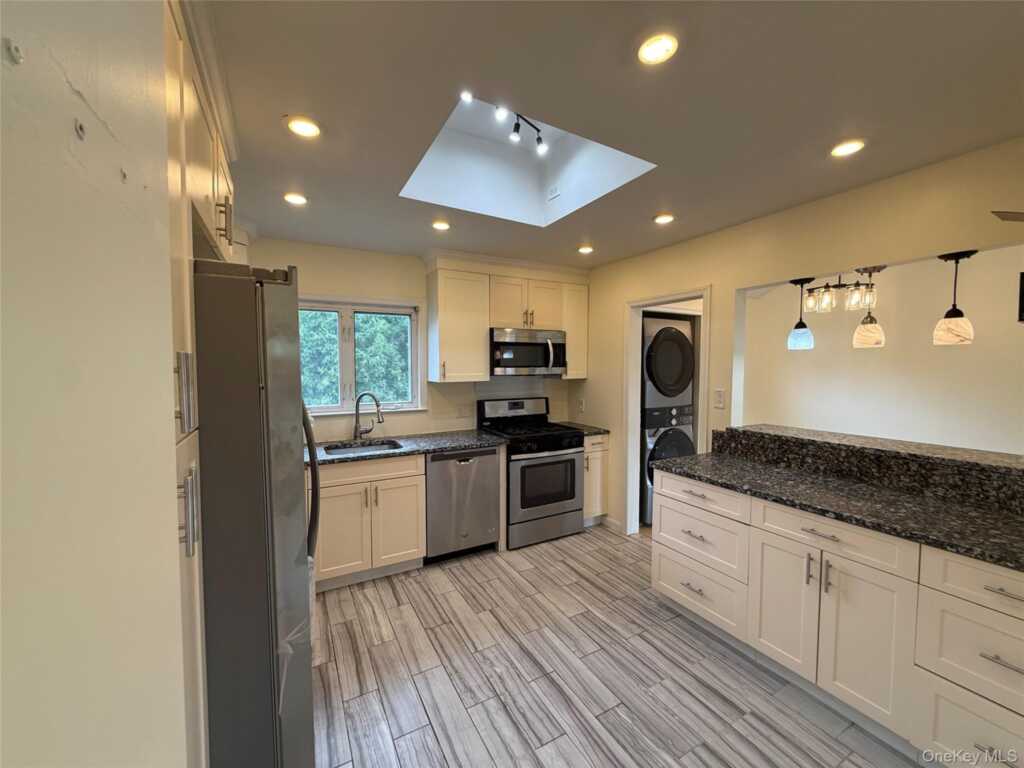 3 Soundview Street, New Rochelle, NY 10805 - Photo 6 of 10