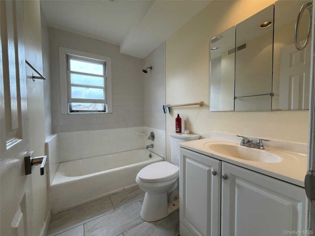 3 Soundview Street, New Rochelle, NY 10805 - Photo 7 of 10