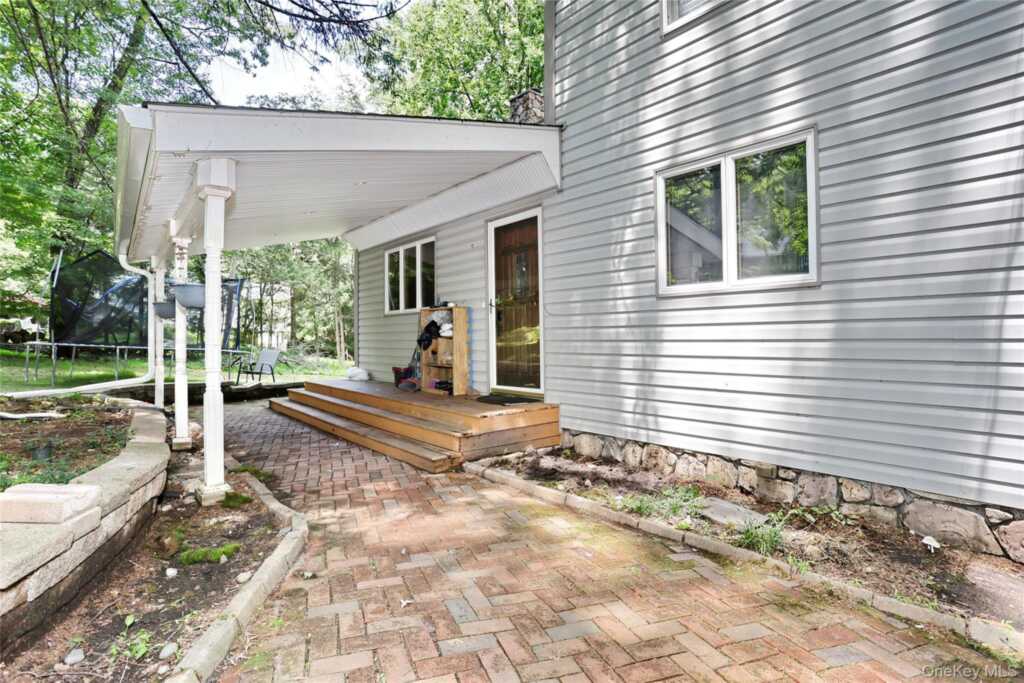 19 Farview Terrace, Suffern, NY 10901 - Photo 3 of 38