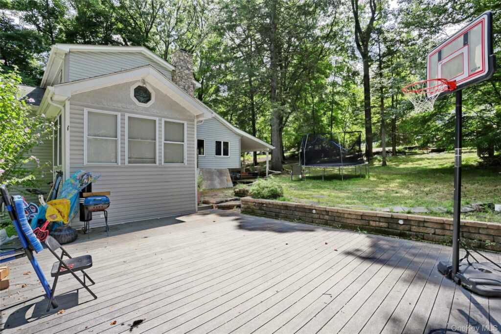19 Farview Terrace, Suffern, NY 10901 - Photo 32 of 38