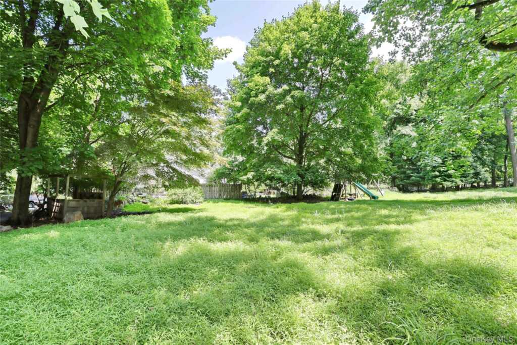 19 Farview Terrace, Suffern, NY 10901 - Photo 33 of 38