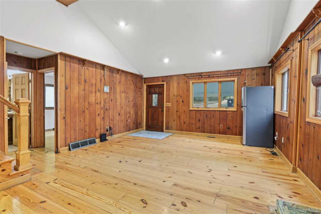 19 Farview Terrace, Suffern, NY 10901 - Photo 4 of 38