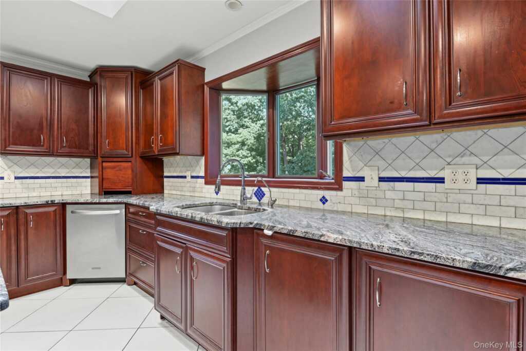 19 Farview Terrace, Suffern, NY 10901 - Photo 8 of 38