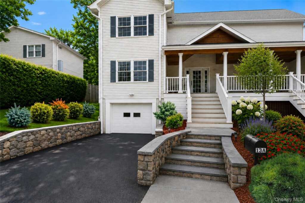 13 Cedar Place, Rye, NY 10580 - Photo 2 of 29