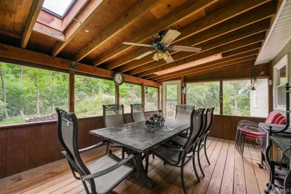64 Forest Glen Road, Valley Cottage, NY 10989 - Photo 15 of 42