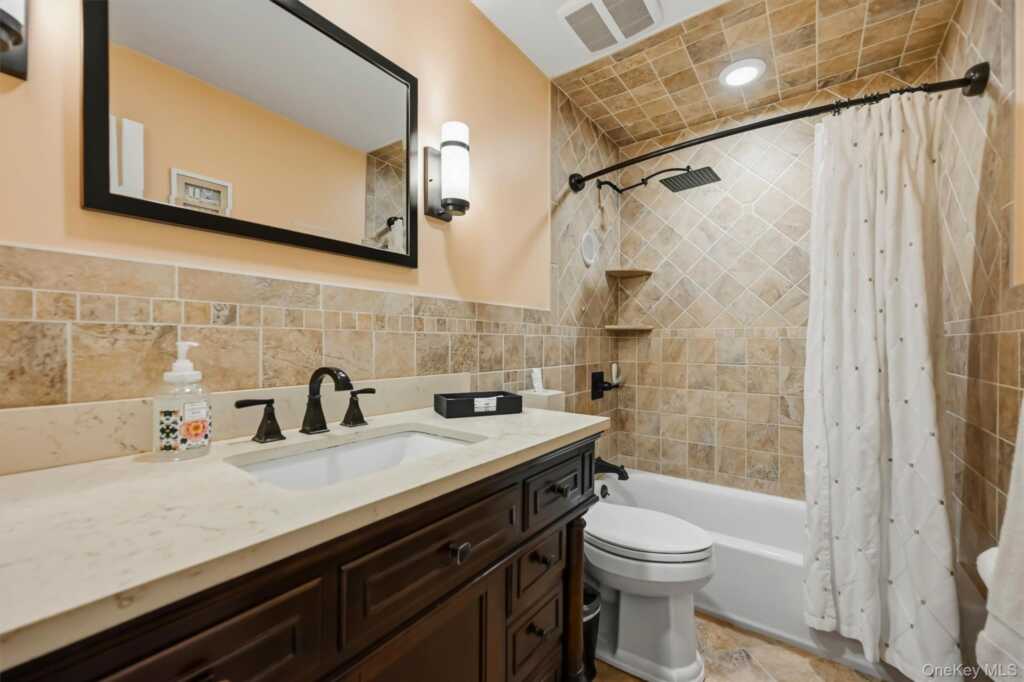 64 Forest Glen Road, Valley Cottage, NY 10989 - Photo 19 of 42