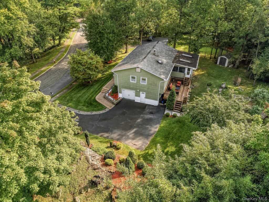 64 Forest Glen Road, Valley Cottage, NY 10989 - Photo 35 of 42