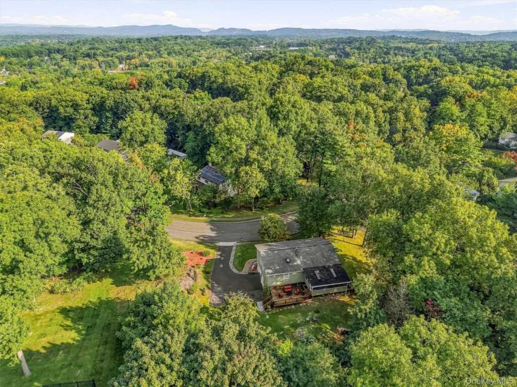 64 Forest Glen Road, Valley Cottage, NY 10989 - Photo 37 of 42