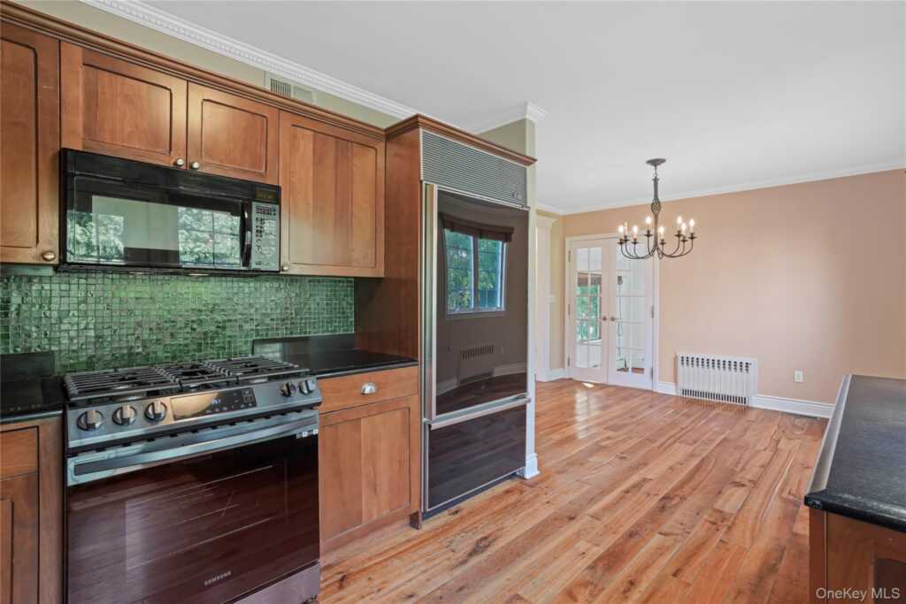 29 Coralyn Avenue, White Plains, NY 10605 - Photo 10 of 32