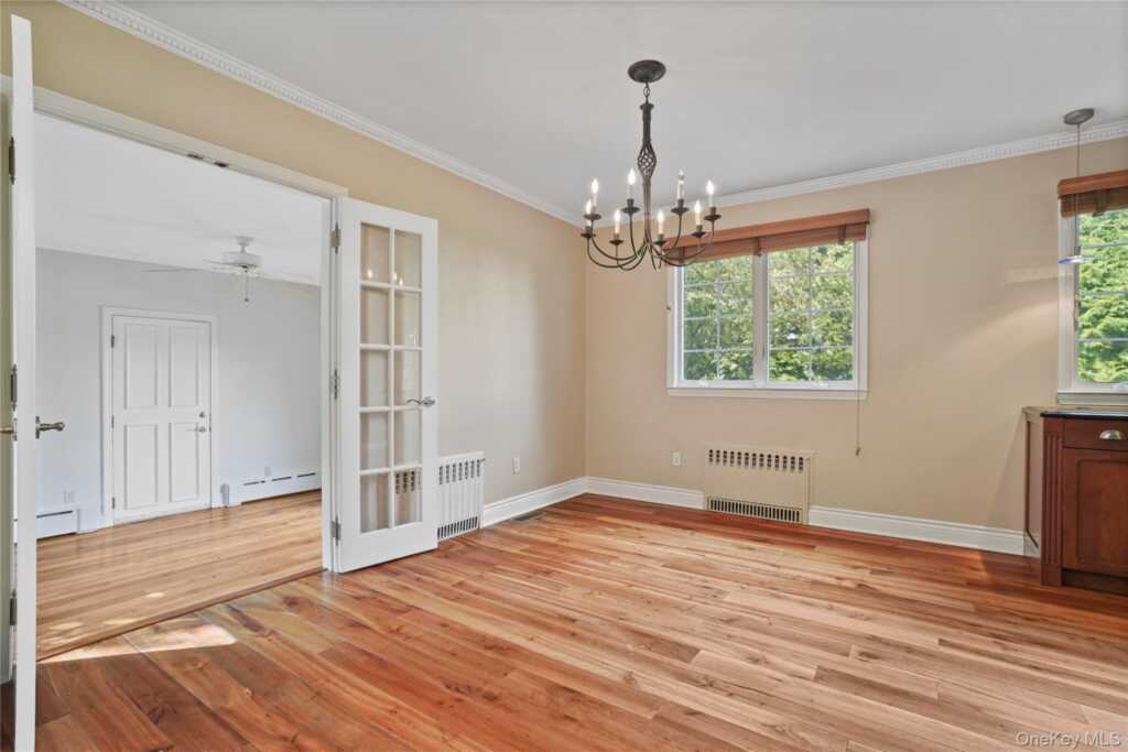 29 Coralyn Avenue, White Plains, NY 10605 - Photo 12 of 32