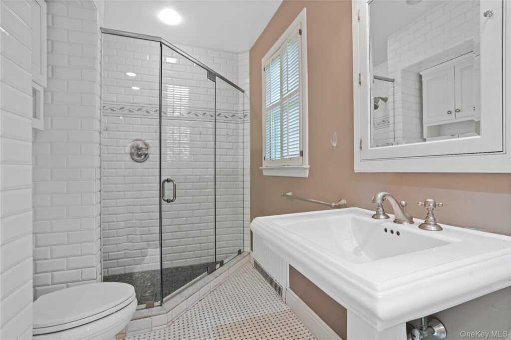 29 Coralyn Avenue, White Plains, NY 10605 - Photo 18 of 32