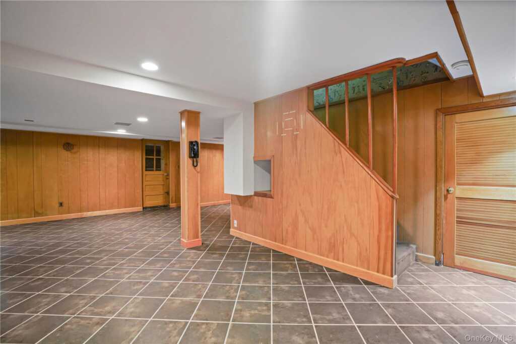 29 Coralyn Avenue, White Plains, NY 10605 - Photo 24 of 32