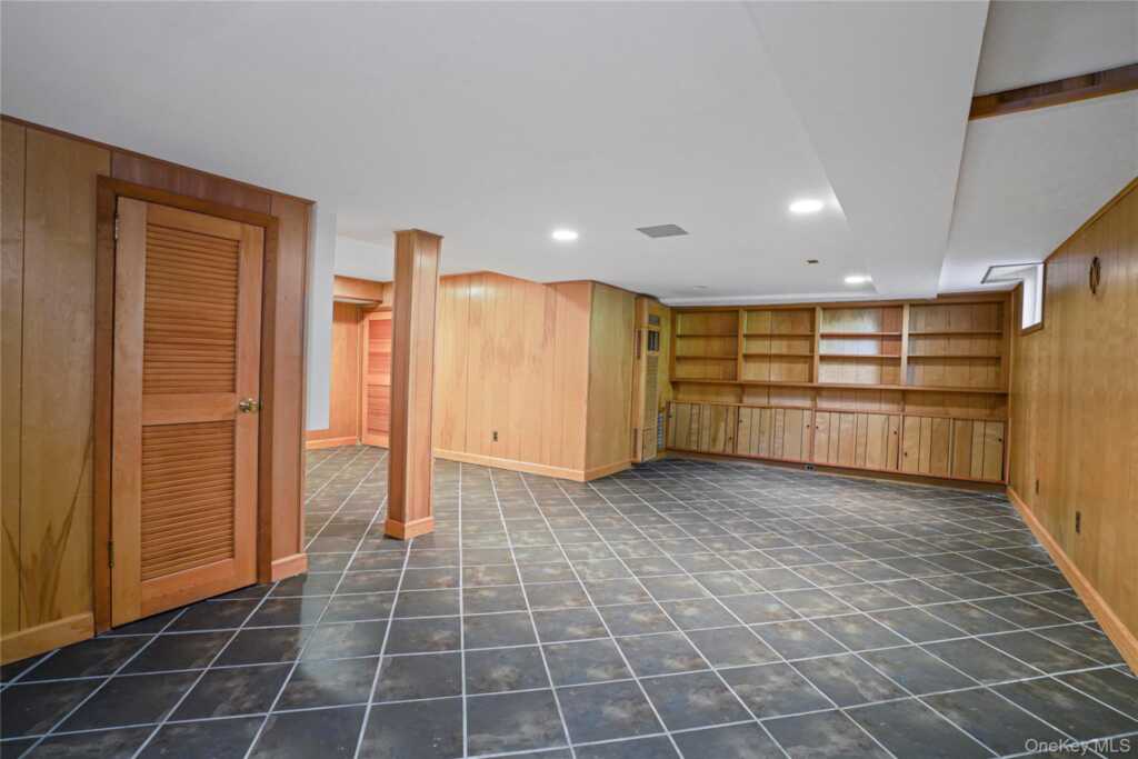 29 Coralyn Avenue, White Plains, NY 10605 - Photo 26 of 32