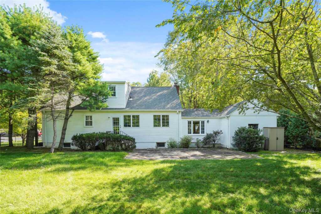 29 Coralyn Avenue, White Plains, NY 10605 - Photo 27 of 32