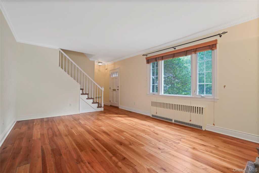 29 Coralyn Avenue, White Plains, NY 10605 - Photo 5 of 32