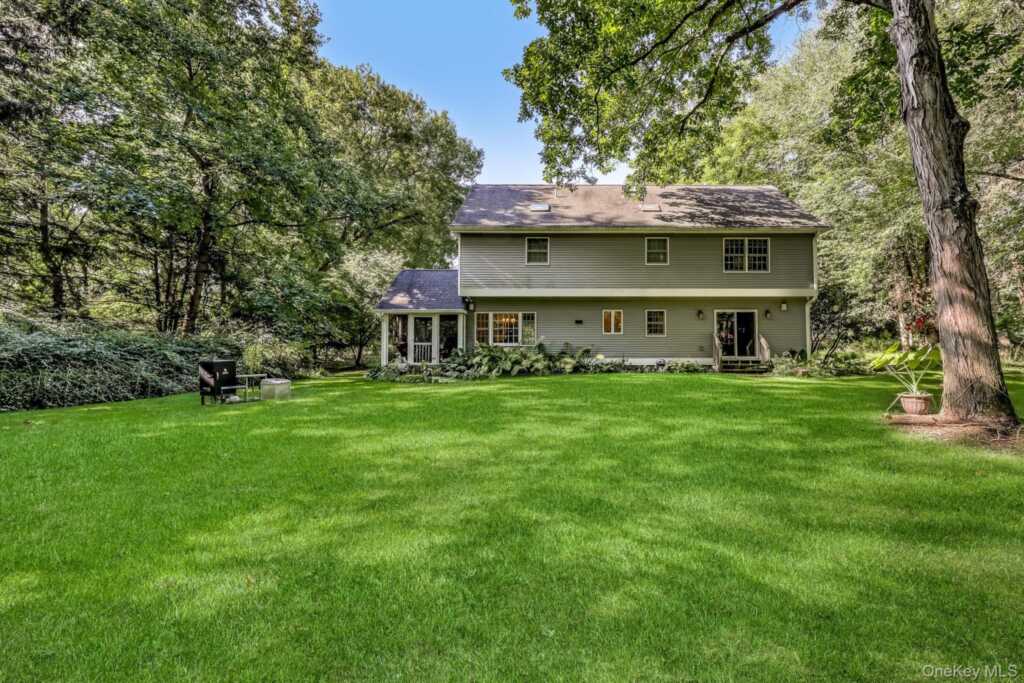 32 Bayard Lane, Suffern, NY 10901 - Photo 20 of 23