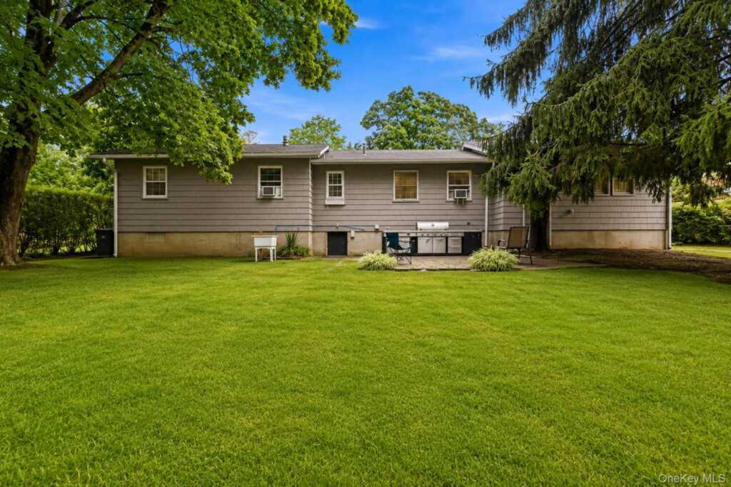 61 S Airmont Road, Suffern, NY 10901 - Photo 19 of 25