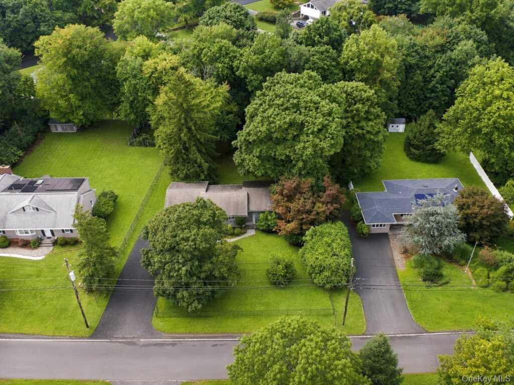 61 S Airmont Road, Suffern, NY 10901 - Photo 2 of 25
