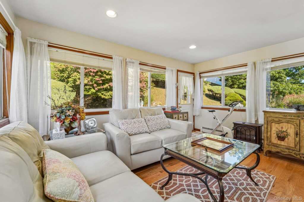 33 John F Kennedy Drive, Stony Point, NY 10980 - Photo 15 of 48