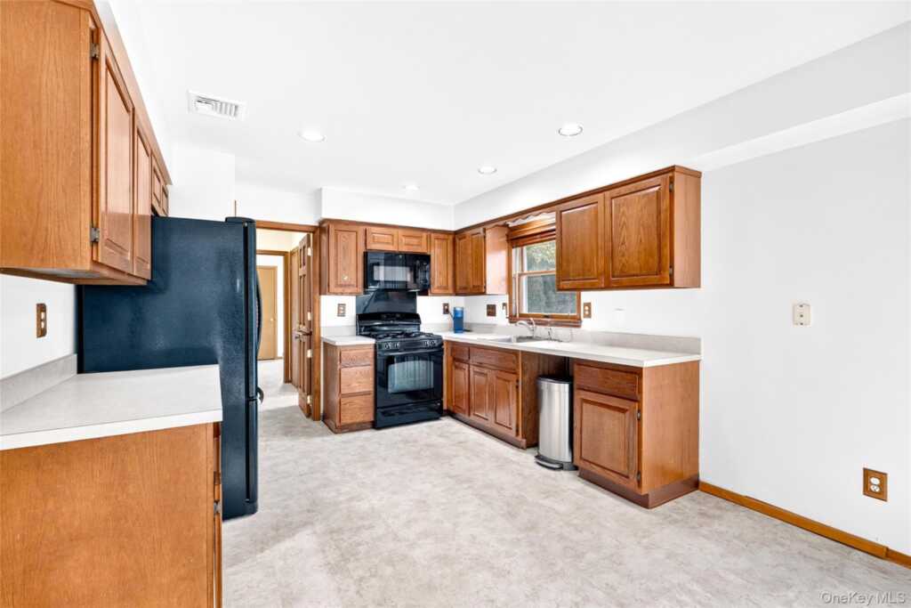 56 Gilmore Drive, Stony Point, NY 10980 - Photo 15 of 48
