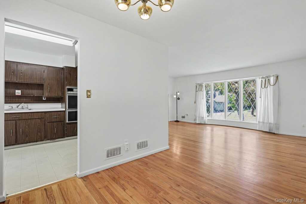 34 Radcliff Drive, New City, NY 10956 - Photo 14 of 36