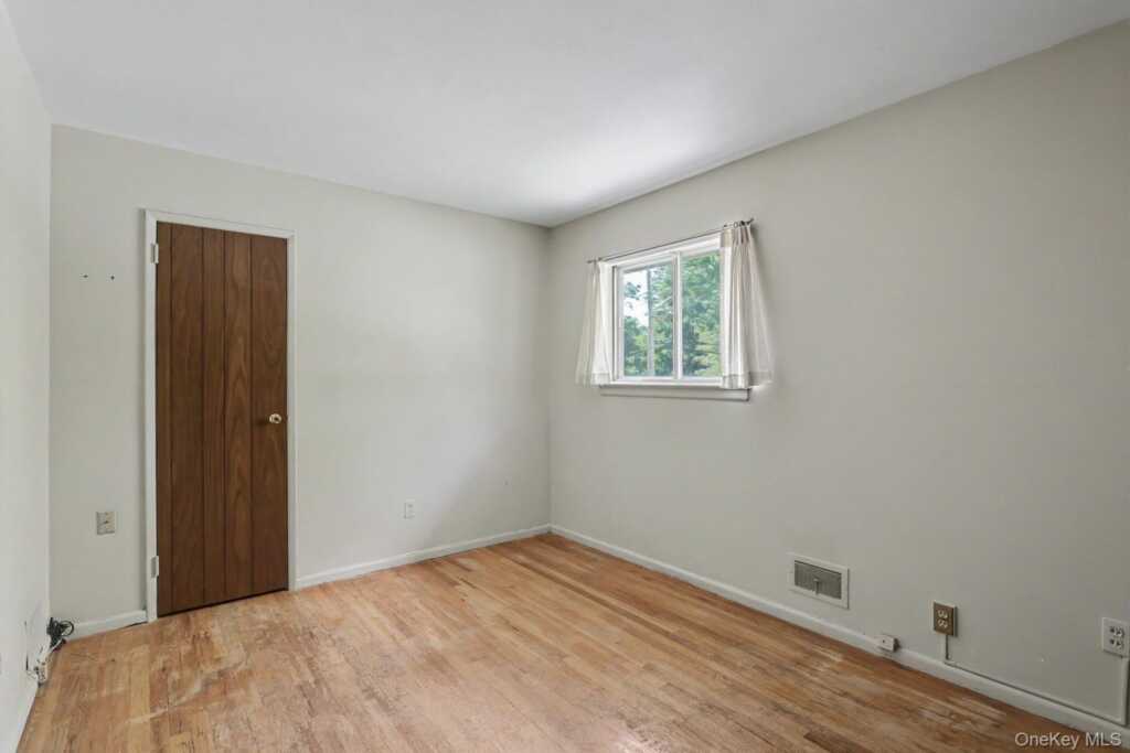 34 Radcliff Drive, New City, NY 10956 - Photo 26 of 36