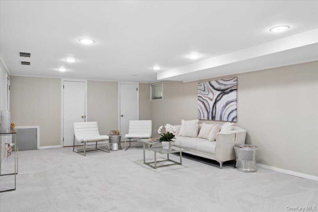 97 Runyon Place, New Rochelle, NY 10583 - Photo 15 of 21