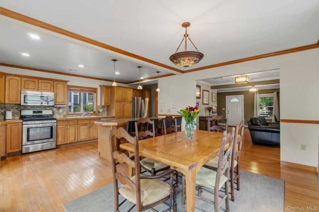 157 Martin Place, Pearl River, NY 10965 - Photo 16 of 50
