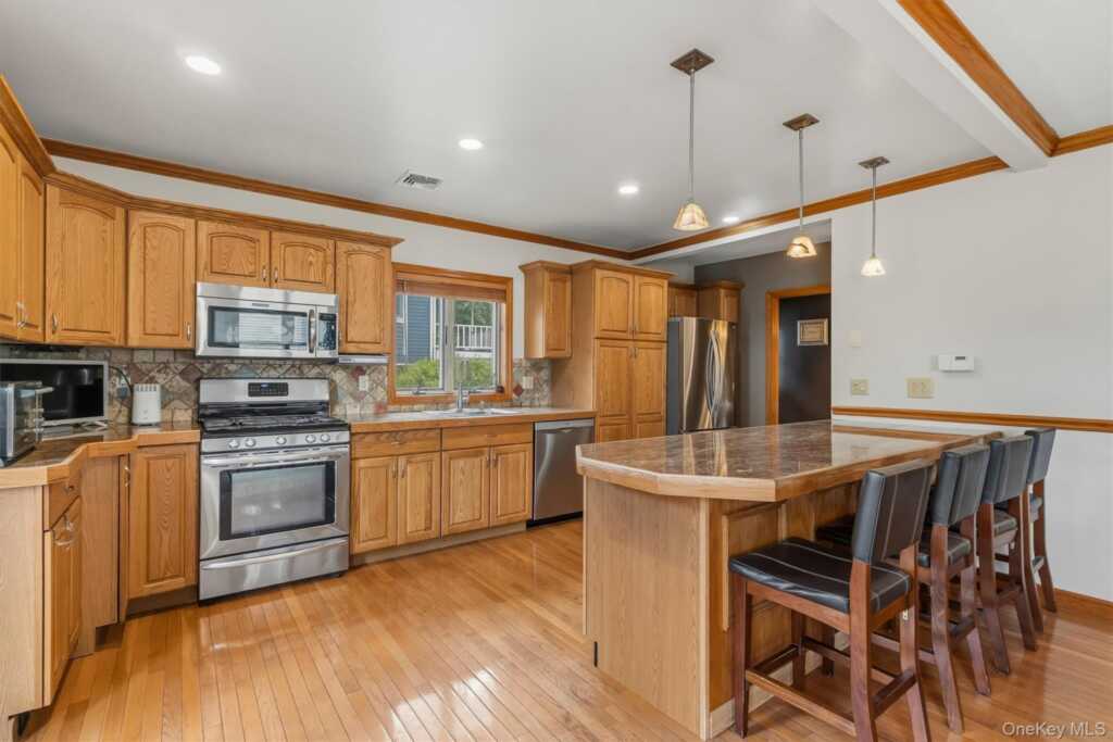157 Martin Place, Pearl River, NY 10965 - Photo 17 of 50
