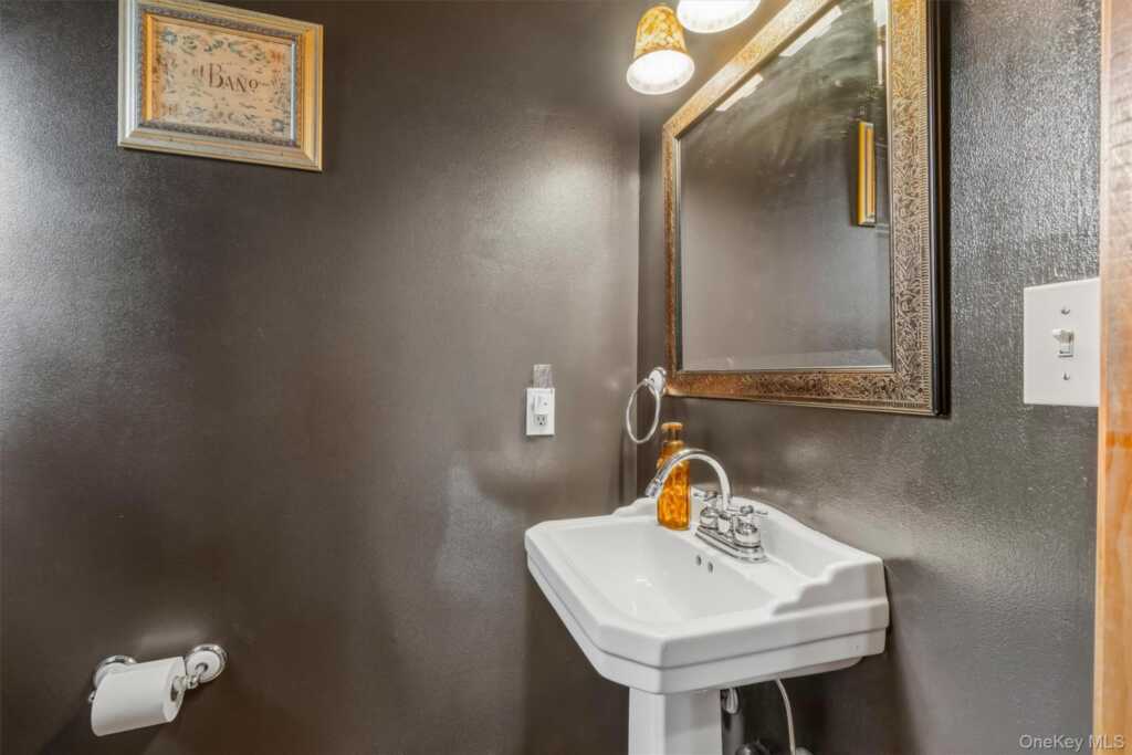 157 Martin Place, Pearl River, NY 10965 - Photo 23 of 50