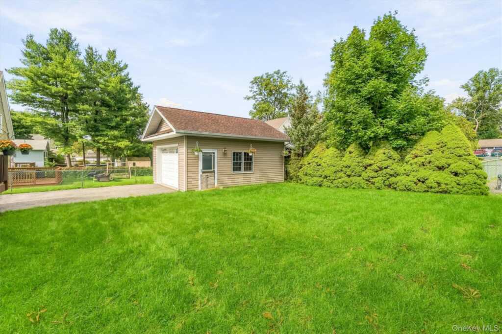 157 Martin Place, Pearl River, NY 10965 - Photo 46 of 50