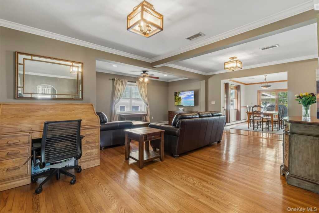 157 Martin Place, Pearl River, NY 10965 - Photo 8 of 50