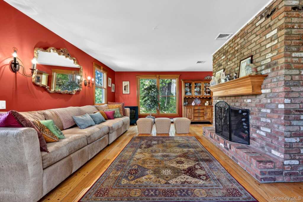 6 Scenic Drive, Suffern, NY 10901 - Photo 4 of 45