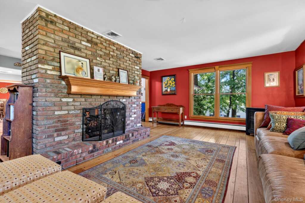 6 Scenic Drive, Suffern, NY 10901 - Photo 5 of 45