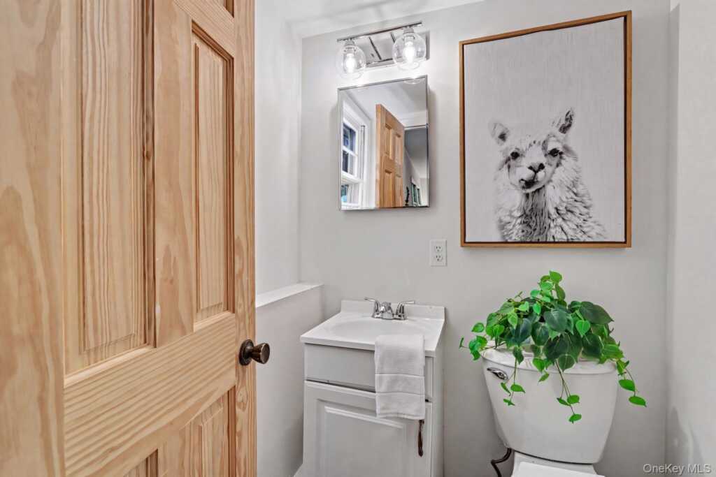 246 Valley Road, Valley Cottage, NY 10989 - Photo 24 of 40