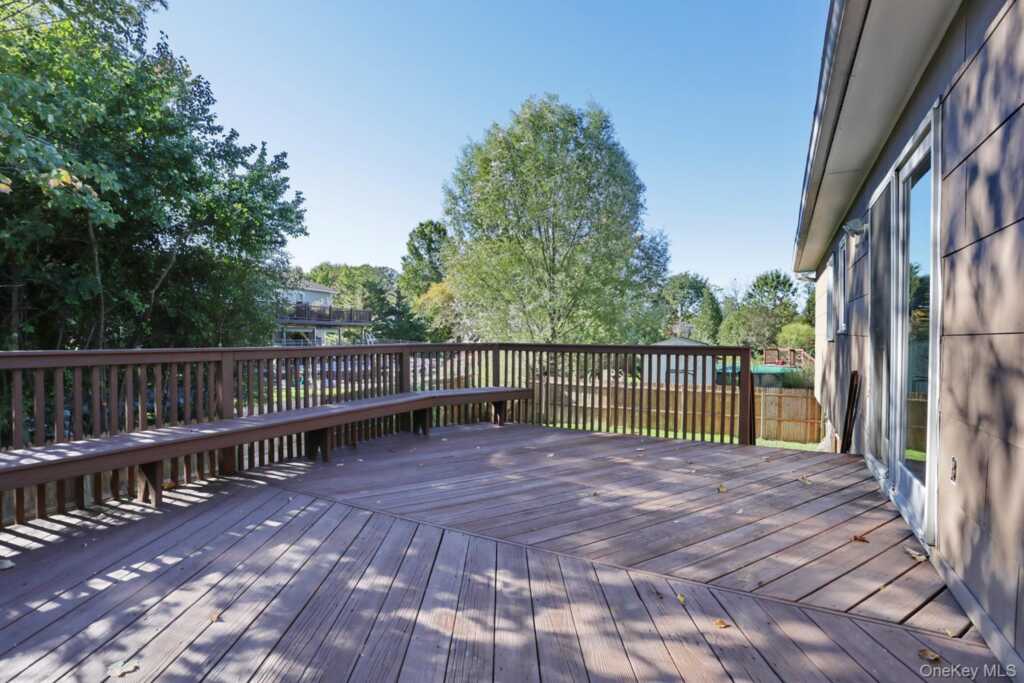 246 Valley Road, Valley Cottage, NY 10989 - Photo 27 of 40