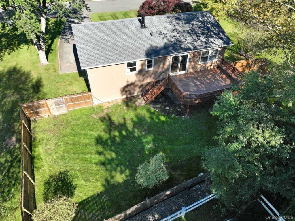 246 Valley Road, Valley Cottage, NY 10989 - Photo 36 of 40