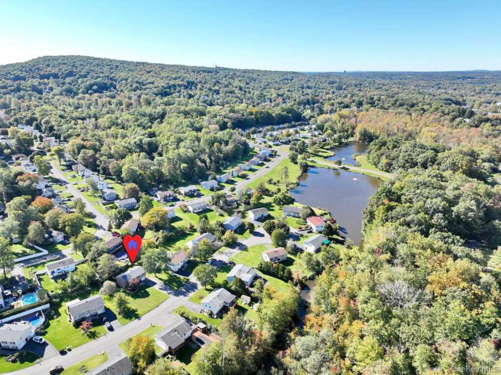 246 Valley Road, Valley Cottage, NY 10989 - Photo 39 of 40