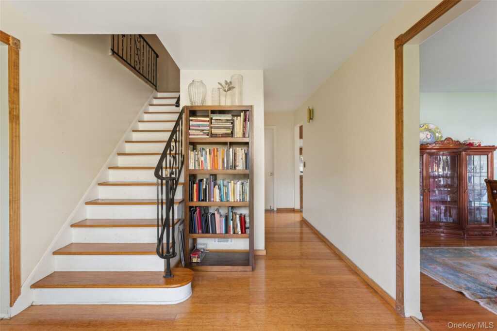 16 Cadillac Drive, New Rochelle, NY 10804 - Photo 3 of 30